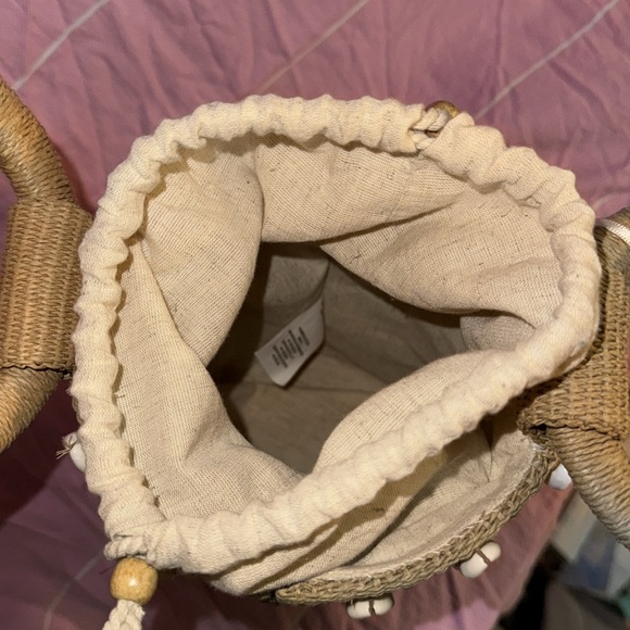 Handcrafted Shell Purse - Picture 3 of 6